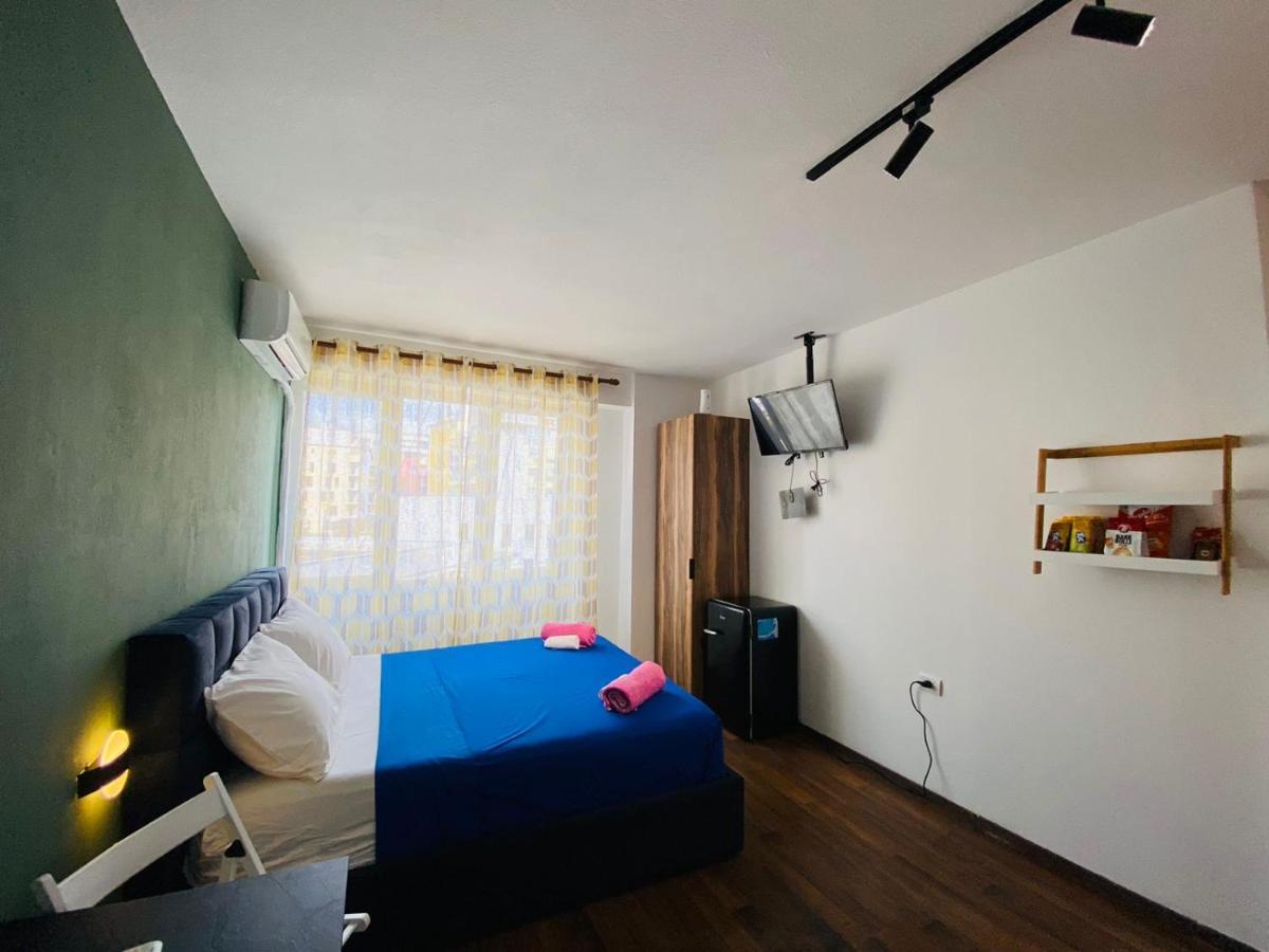 What'S Up Tiranë Ngoại thất bức ảnh